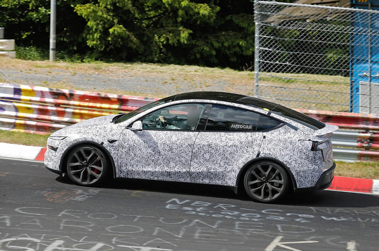 Tesla тайно тестирует новые Model S и Model Y на Нюрбургринге